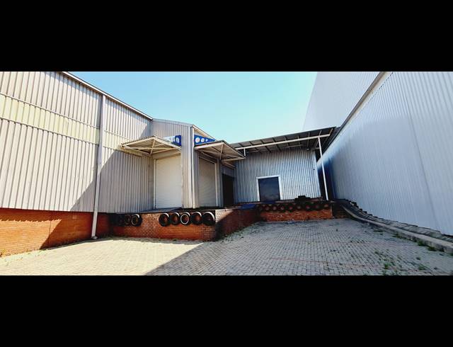 2,543M² WAREHOUSE FOR SALE IN OLIVEDALE